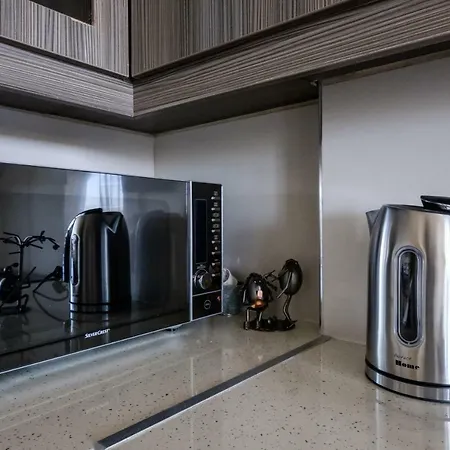 Family & Friends Flat Apartment Paralimni