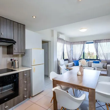 Family & Friends Flat Apartment Paralimni