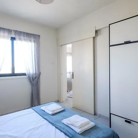 Family & Friends Flat Paralimni